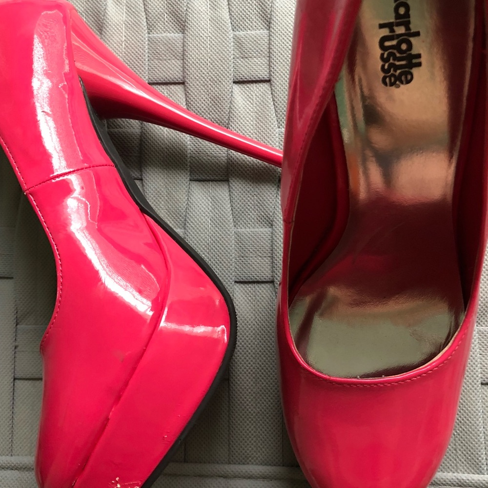 Charlotte russe hot pink pumps